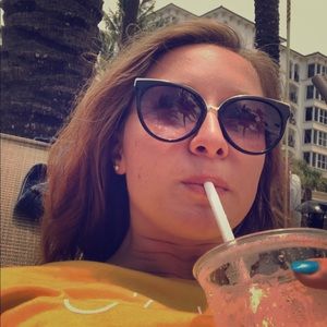 Meet your Posher, Rebecca